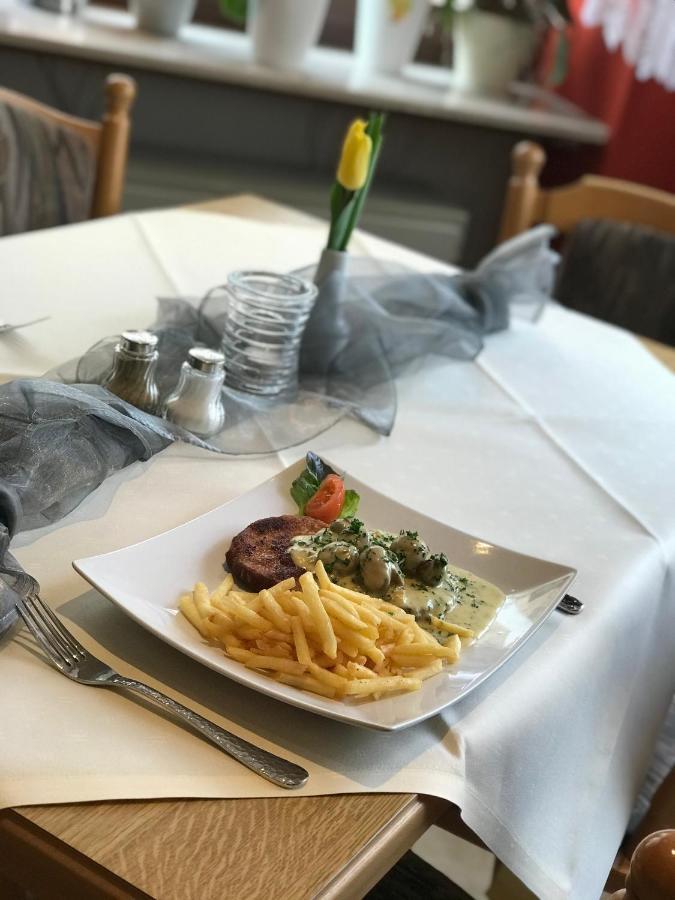 Hotel-Restaurant Ehses Цельтинген-Рахтиг Экстерьер фото